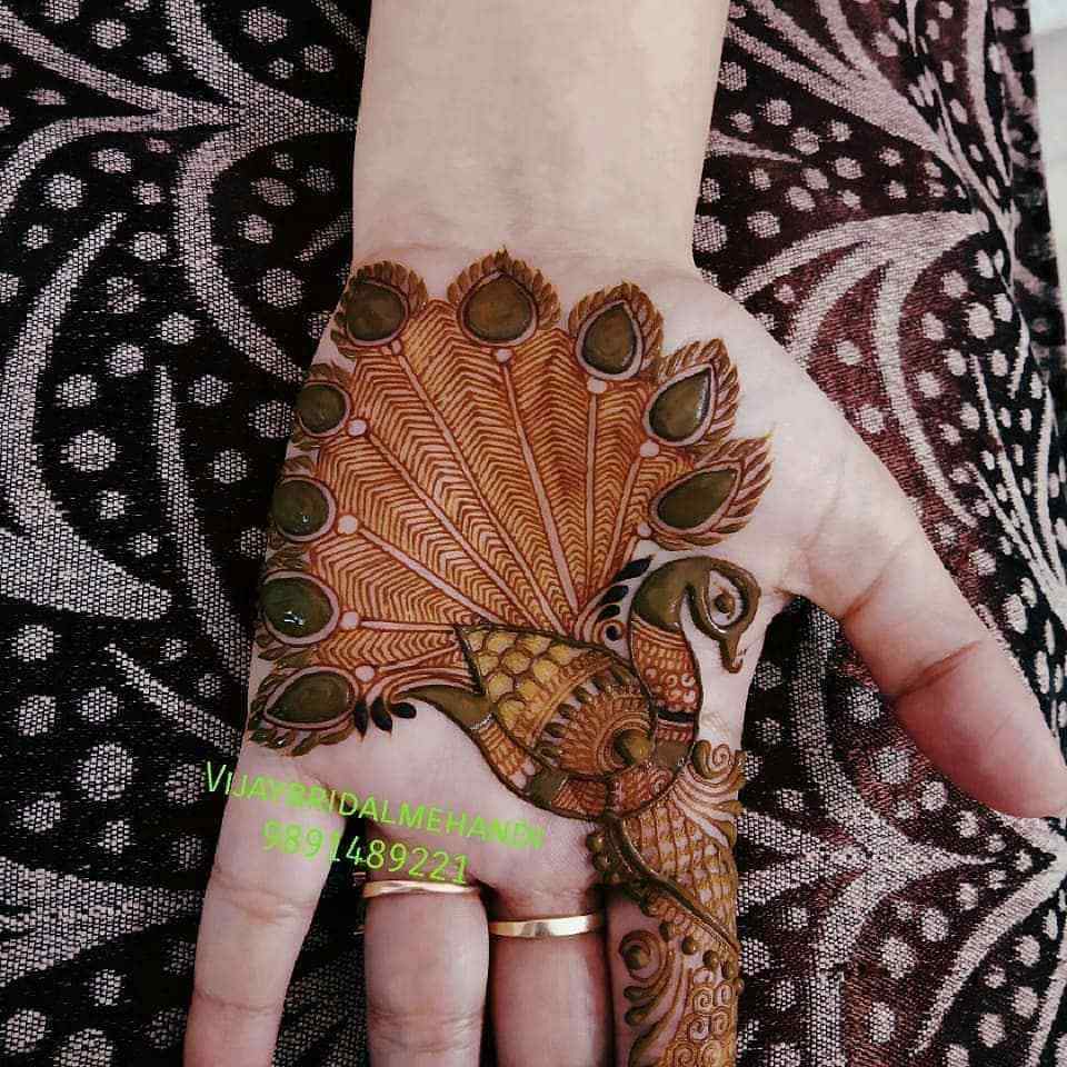 Karwa Chauth पर दुल्हन की तरह सजाएं हाथ, यहां देखें लेटेस्ट मेहंदी डिजाइन-sonthuy.vn