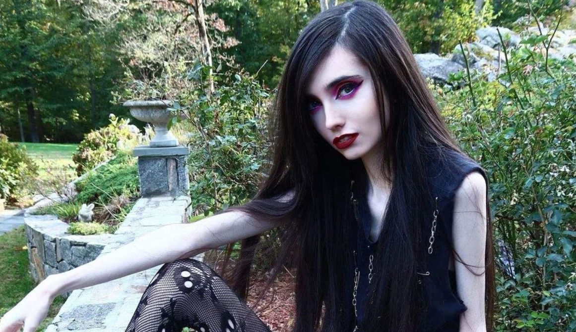 How Much Does Eugenia Cooney Make