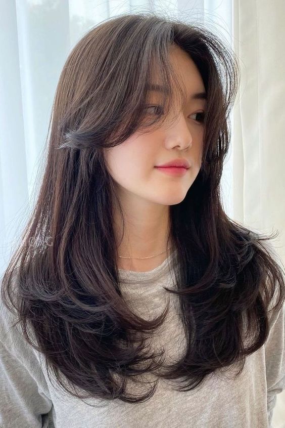 53 Chic Medium-Length Layered Haircuts: Shoulder-Length Styles & Face-Framing Layers 8 Medium-Length Layered Haircuts