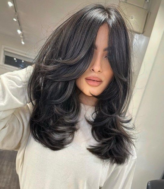 53 Chic Medium-Length Layered Haircuts: Shoulder-Length Styles & Face-Framing Layers 22 Medium-Length Layered Haircuts