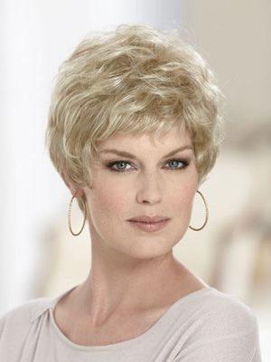 Short Hairstyles for women over 50 (118)