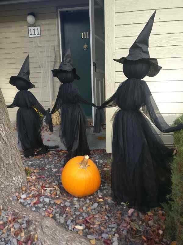 64 Spooky Halloween Decoration Ideas: DIY, Indoor, Outdoor, Office & School 43 Halloween Decoration Ideas