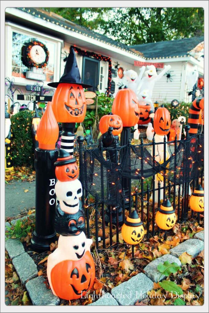 64 Spooky Halloween Decoration Ideas: DIY, Indoor, Outdoor, Office & School 55 Halloween Decoration Ideas