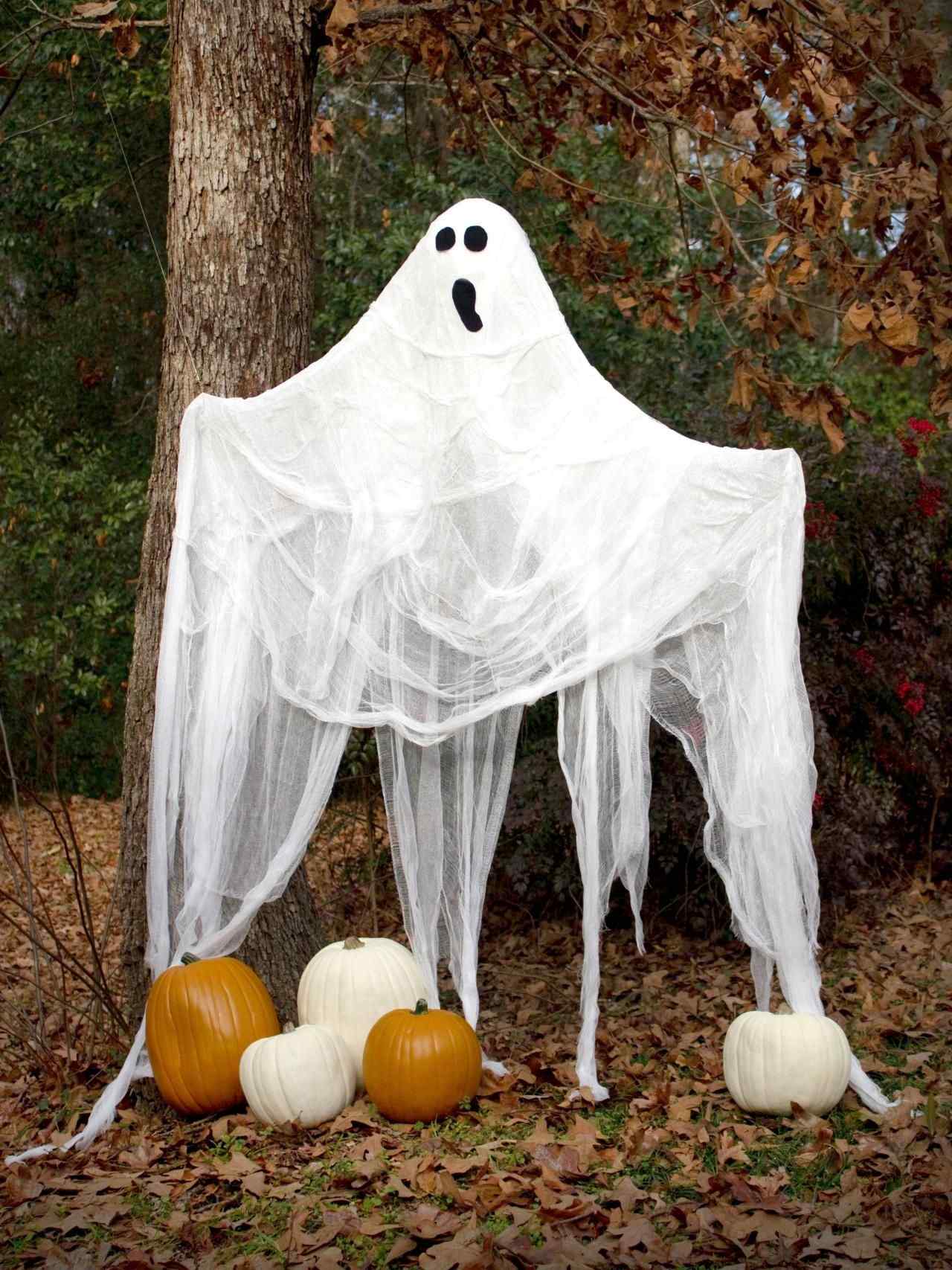 64 Spooky Halloween Decoration Ideas: DIY, Indoor, Outdoor, Office & School 3 Halloween Decoration Ideas
