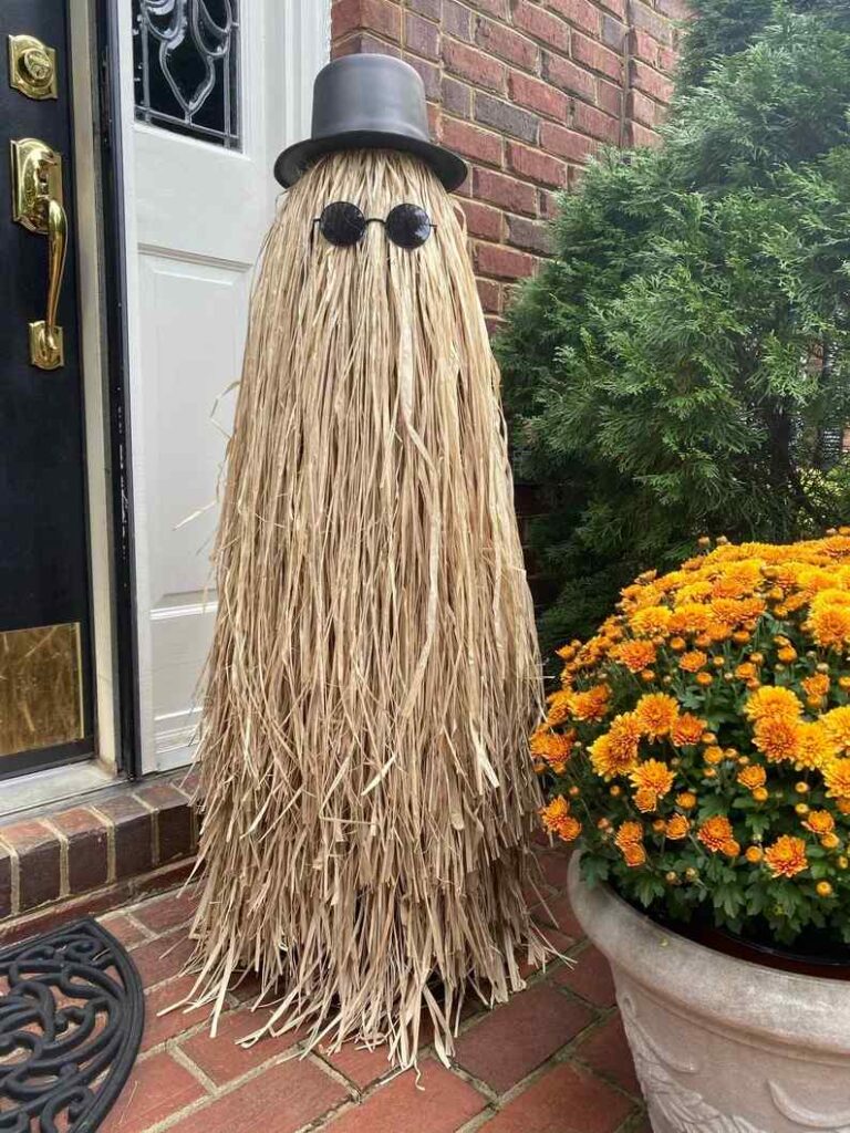 64 Spooky Halloween Decoration Ideas: DIY, Indoor, Outdoor, Office & School 17 Halloween Decoration Ideas