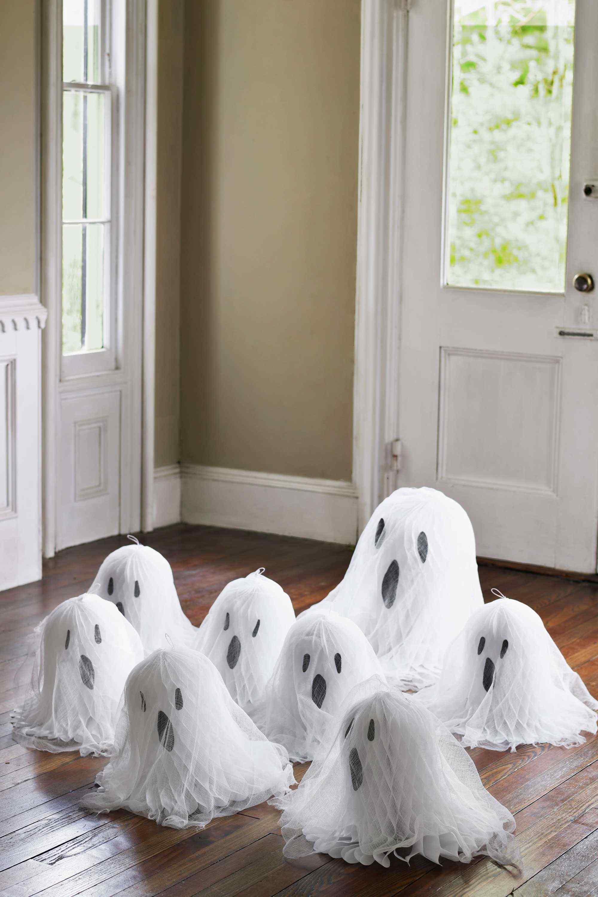 64 Spooky Halloween Decoration Ideas: DIY, Indoor, Outdoor, Office & School 1 Halloween Decoration Ideas
