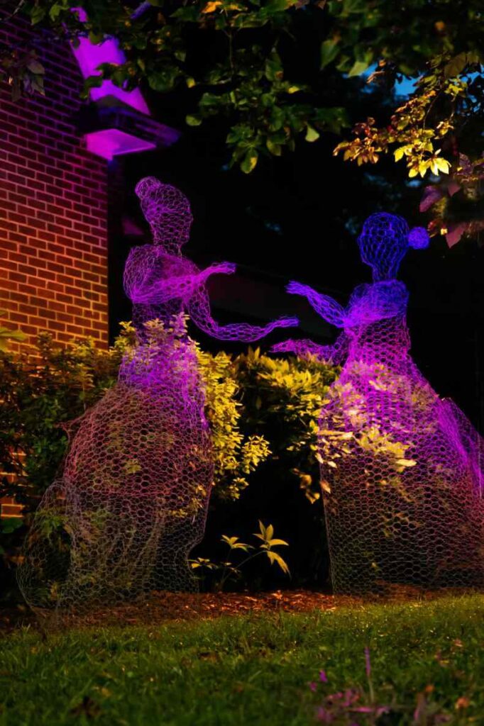 64 Spooky Halloween Decoration Ideas: DIY, Indoor, Outdoor, Office & School 31 Halloween Decoration Ideas