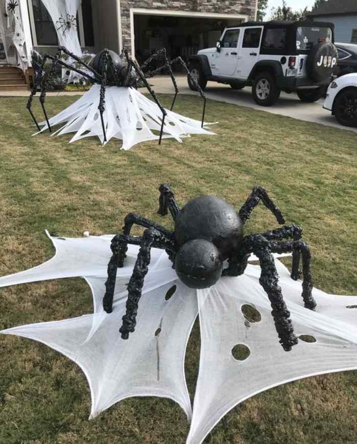 64 Spooky Halloween Decoration Ideas: DIY, Indoor, Outdoor, Office & School 47 Halloween Decoration Ideas