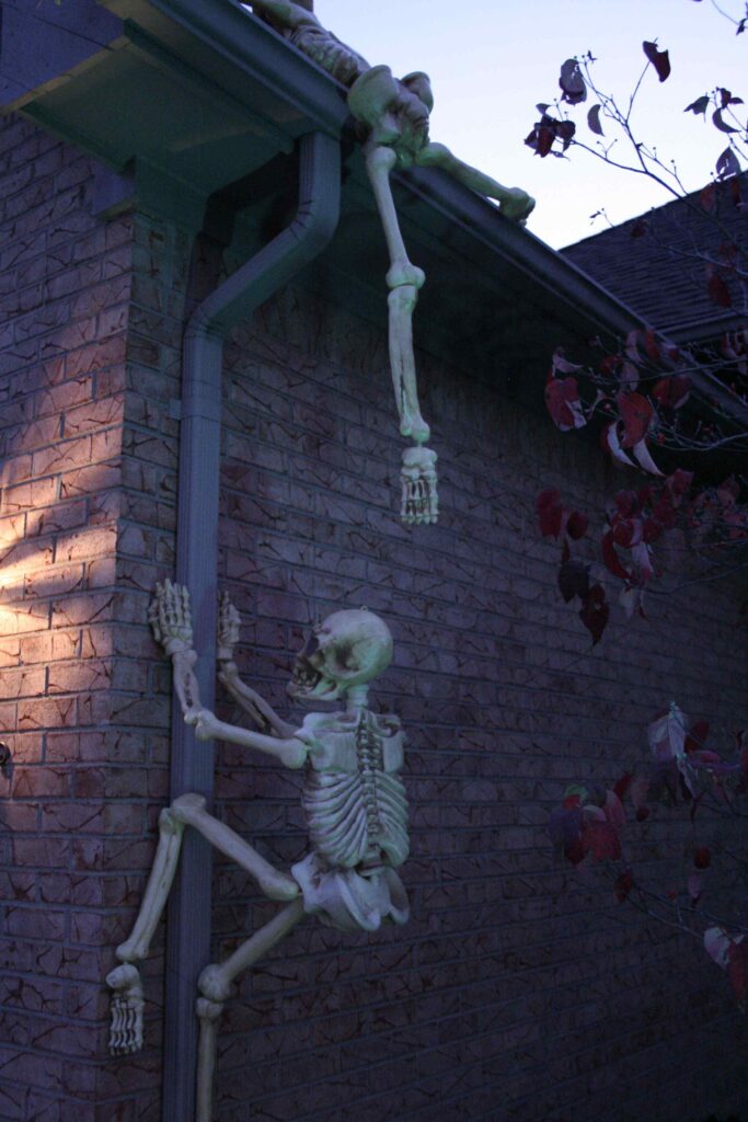 64 Spooky Halloween Decoration Ideas: DIY, Indoor, Outdoor, Office & School 54 Halloween Decoration Ideas