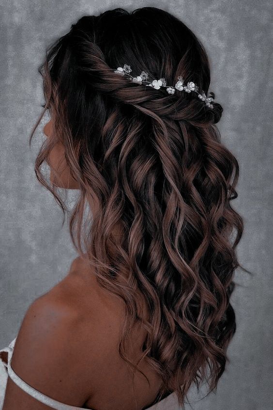 84 Best Prom Hairstyle Ideas: Perfect Looks for Medium, Short, Long, and Natural Hair 3 Prom Hairstyle Ideas