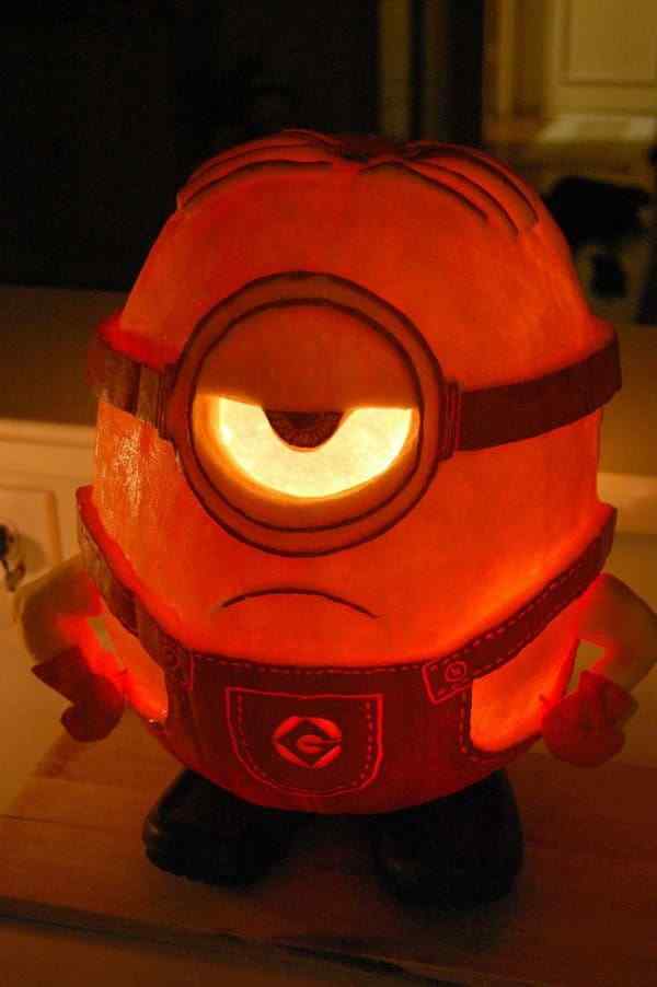 Minion Pumpkin Carving & Stencil