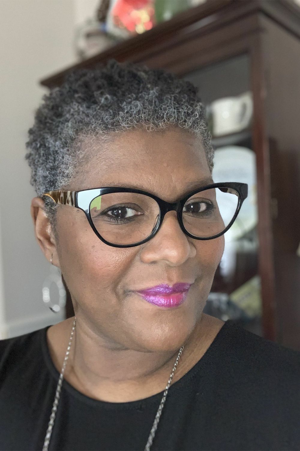 Short Hairstyles for Women Over 50 With Glasses